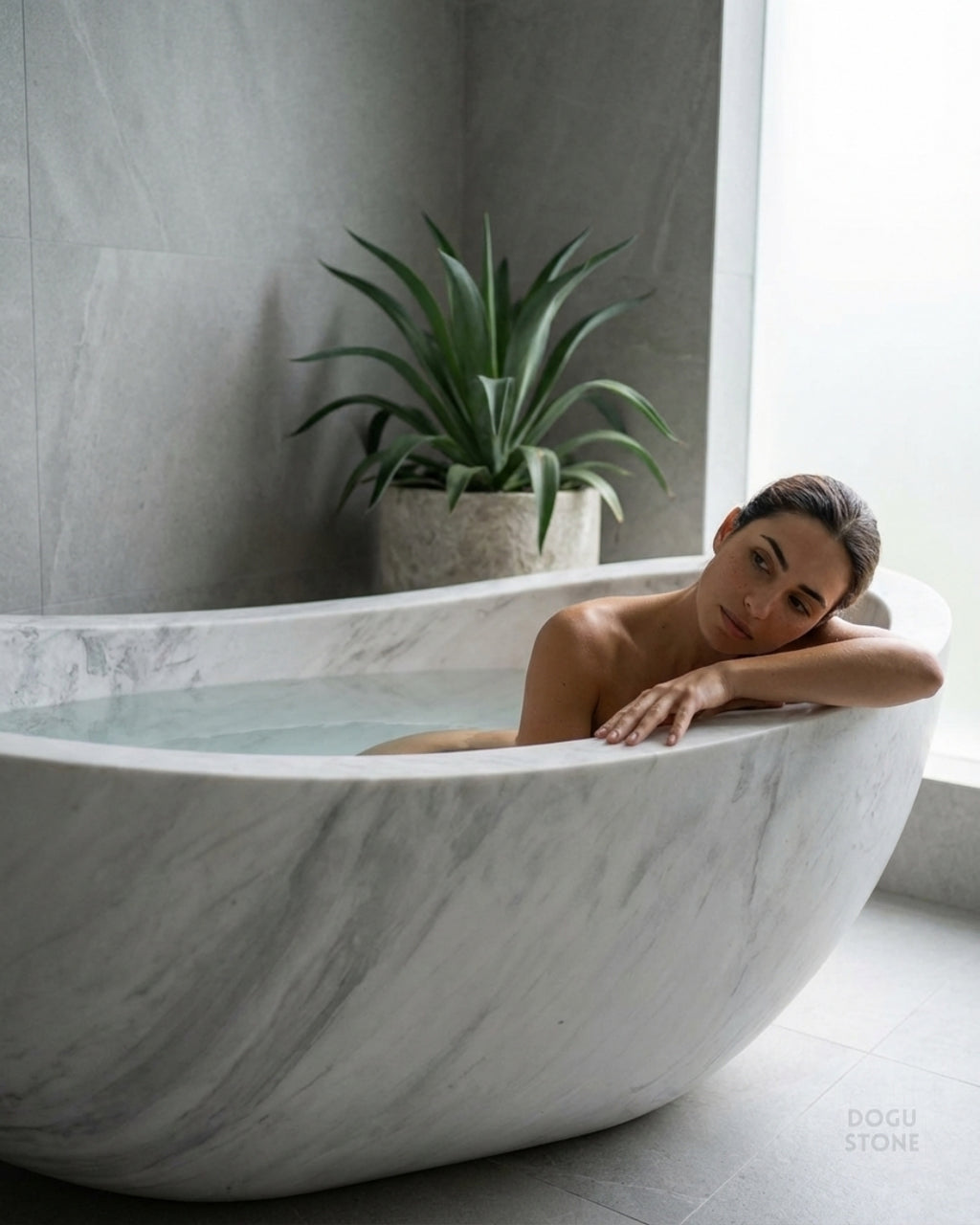 Luna Bathtub
